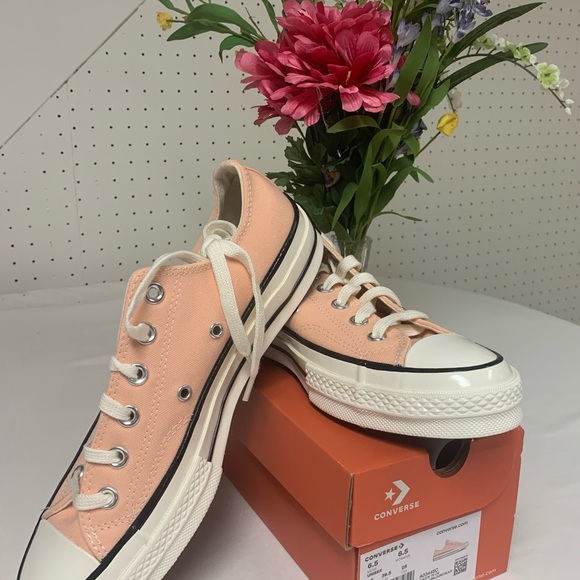 CONVERSE Chuck 70 Vintage Canvas Coral Low Top Shoes Unisex - Picture 2 of 8